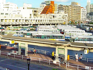 ゆいレール旭橋駅まで